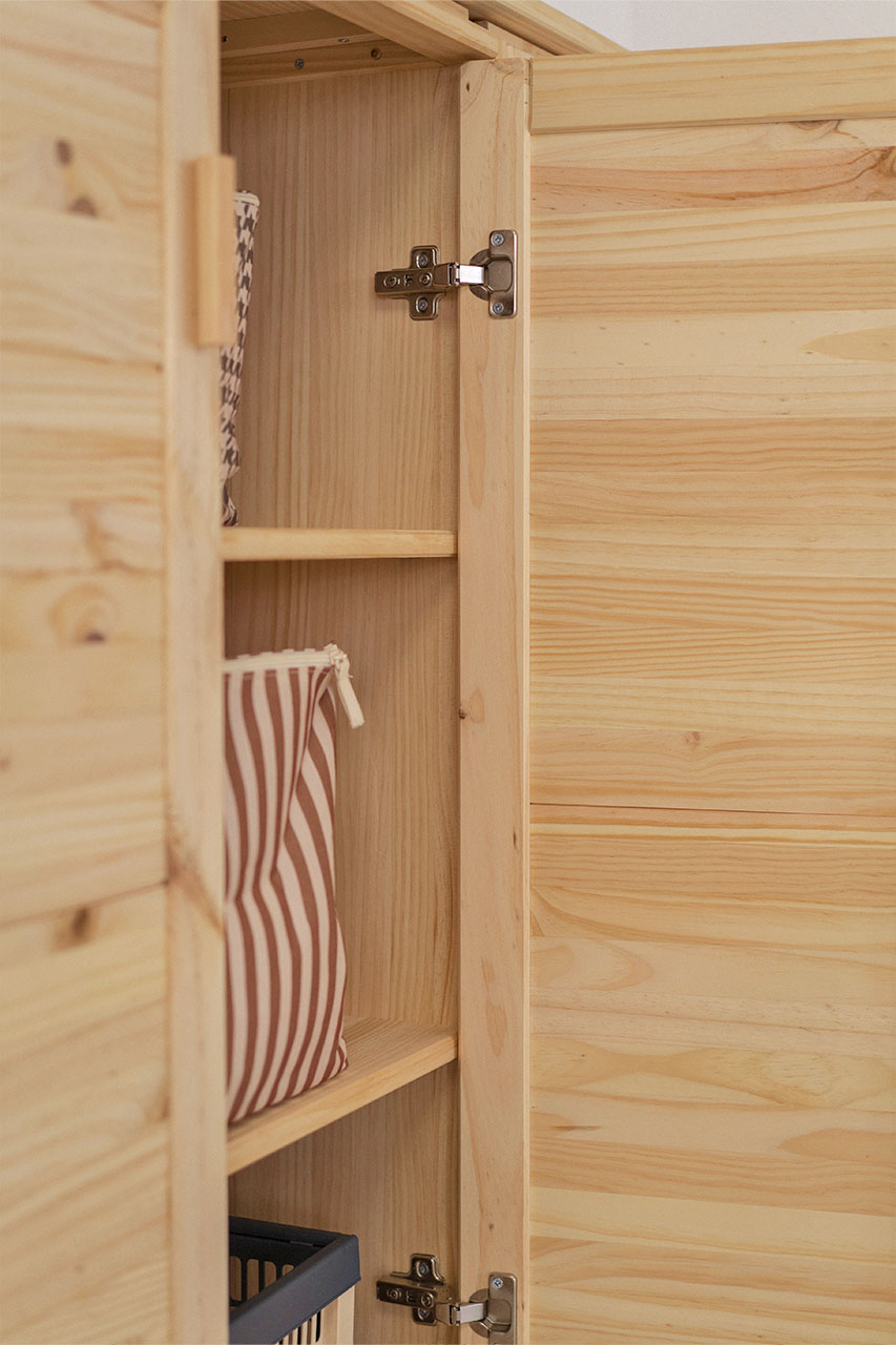 Imagen de ambiente 6 para:Armario bajo de madera maciza